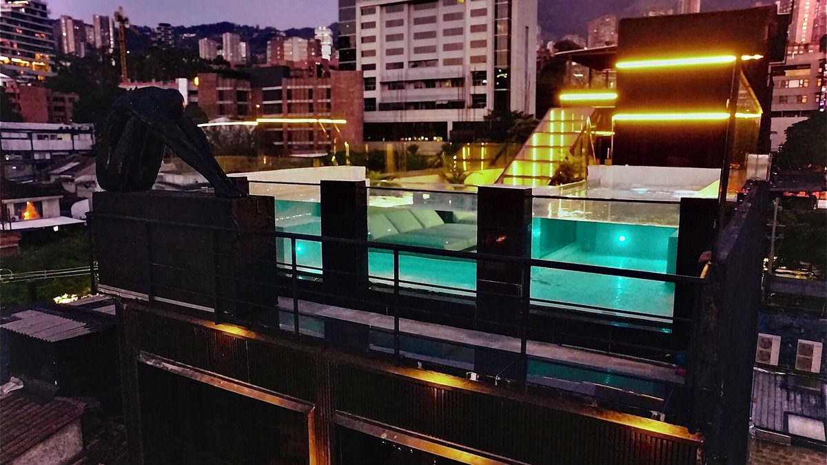 Las Lomas I Villa | Luxurious villa with 23 bedrooms 3 Pools in Provenza Parque lleras Poblado