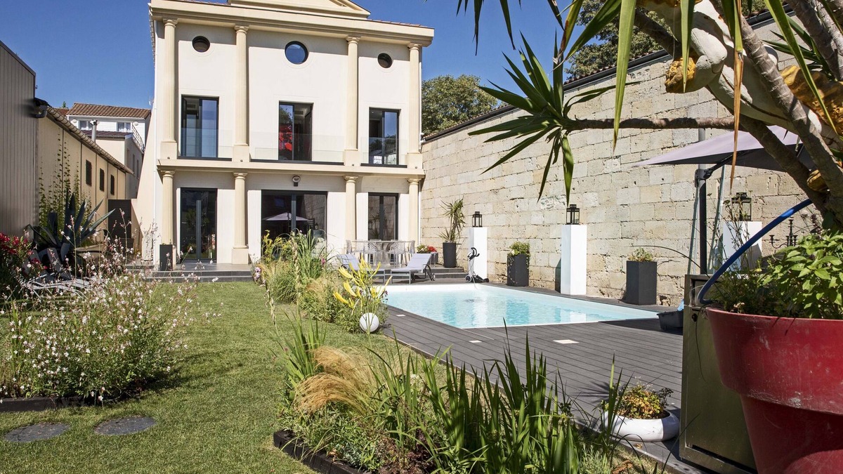 Villenave-d'Ornon Villa | Luxurious villa with heated pool 5 bedrooms + 5 bathrooms - 10 people Bordeaux