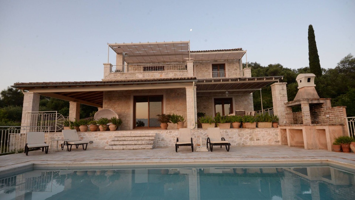 Kassiopi Villa | Luxurious Villa With Private Pool And Stunning Views, 4 bedrooms and 5 bathrooms