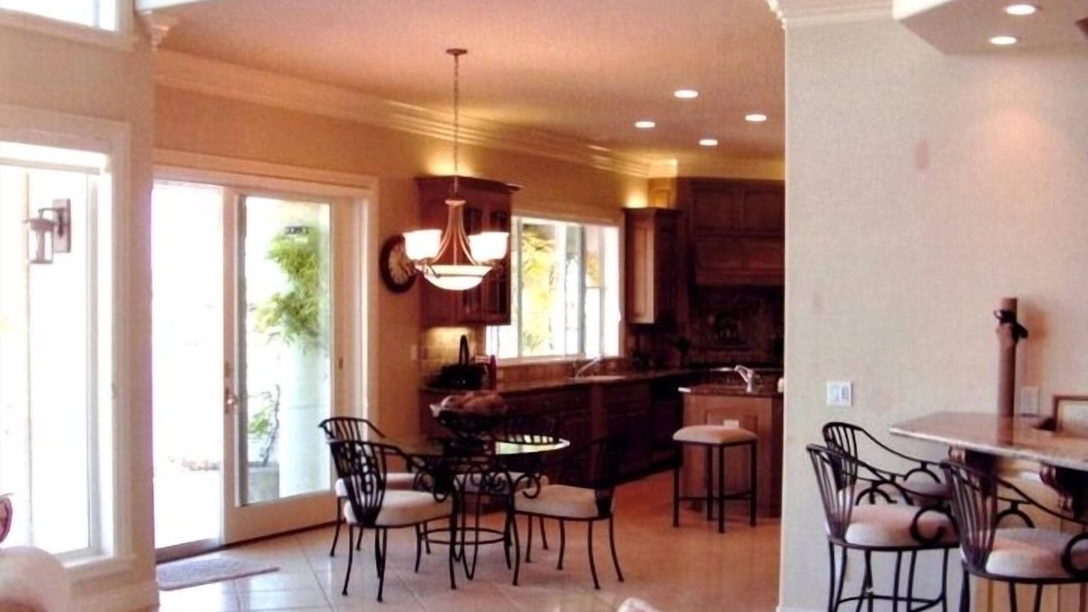 Discovery Bay House | Luxurious Water Front Home (close to fast water)