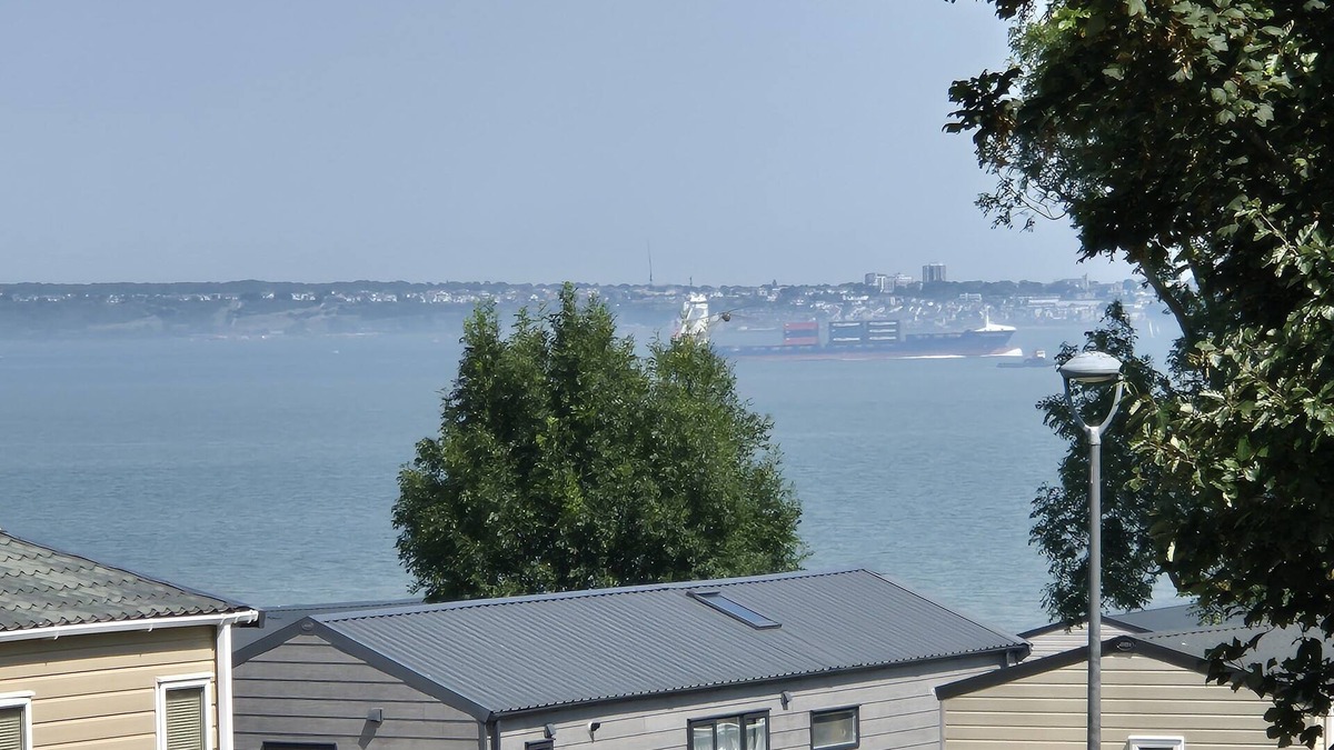 Isle of Grain House | Luxurious Wheelchair-Friendly holiday home at Allhallows