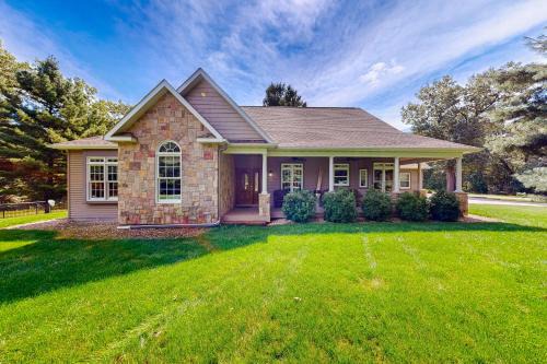 Arkdale House | Luxurious Wooded Retreat