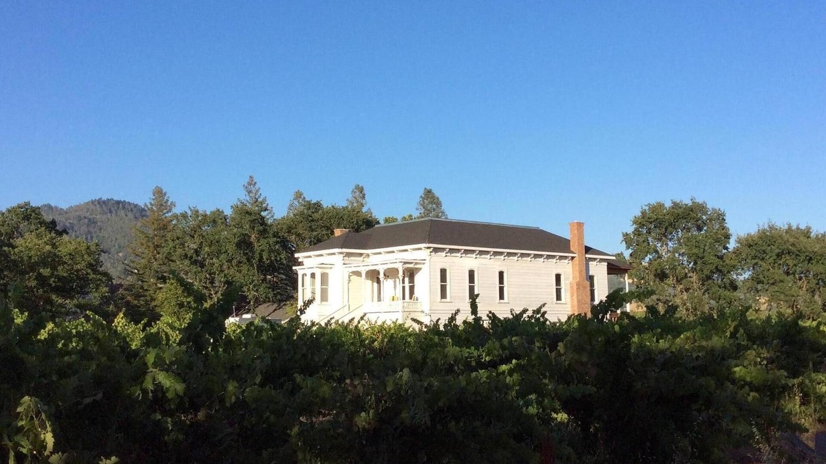 Geyserville House | luxuriously appointed new large guest suite in a landmark Victorian