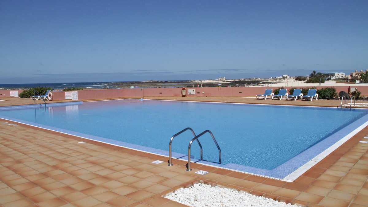 Los Lagos Apartment | Luxuriously furnished apartment and sea views on the sandy beach of Los Lagos + WLAN