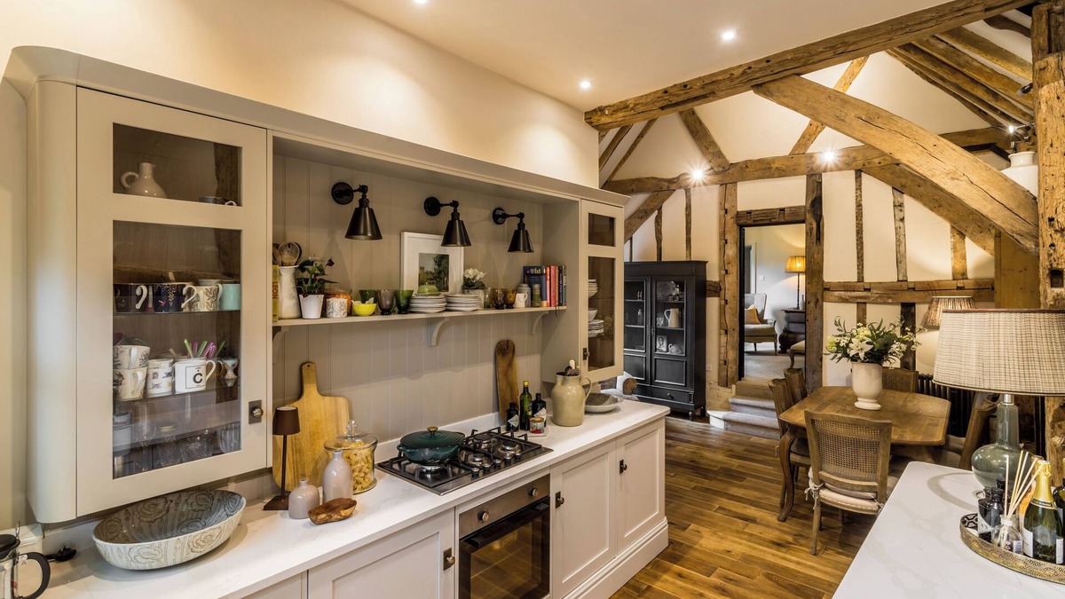 Westcott House | Luxuriously presented converted barn set in romantic private setting.