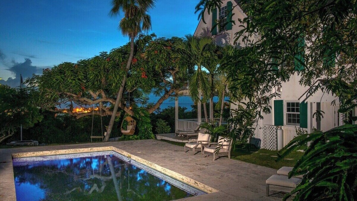 Governor's Harbour House | Luxuriously Restored Historic Hilltop Estate
