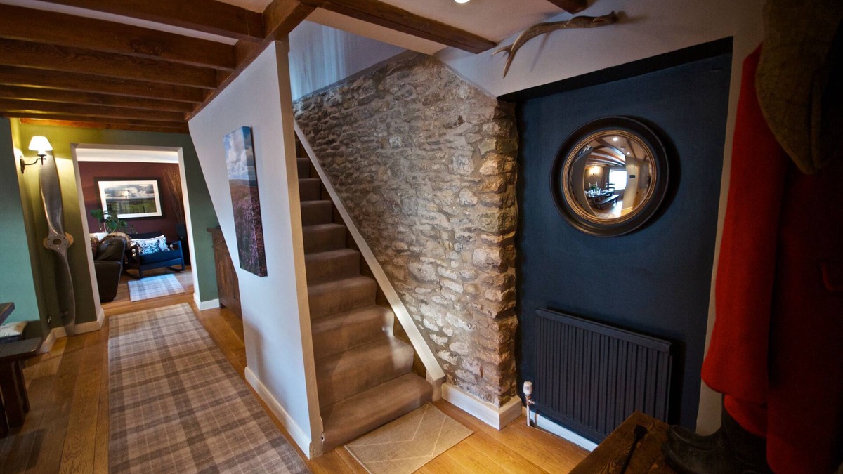 Westow Cottage | Luxuriously Restored Family Friendly 300 year old English Country Cottage