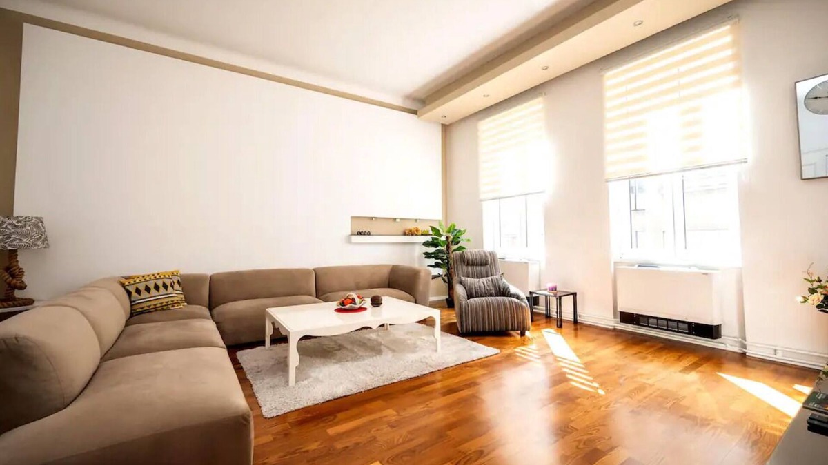 Belso-Ferencvaros Apartment | Luxury 02 Bedroom Apartment in Budapest