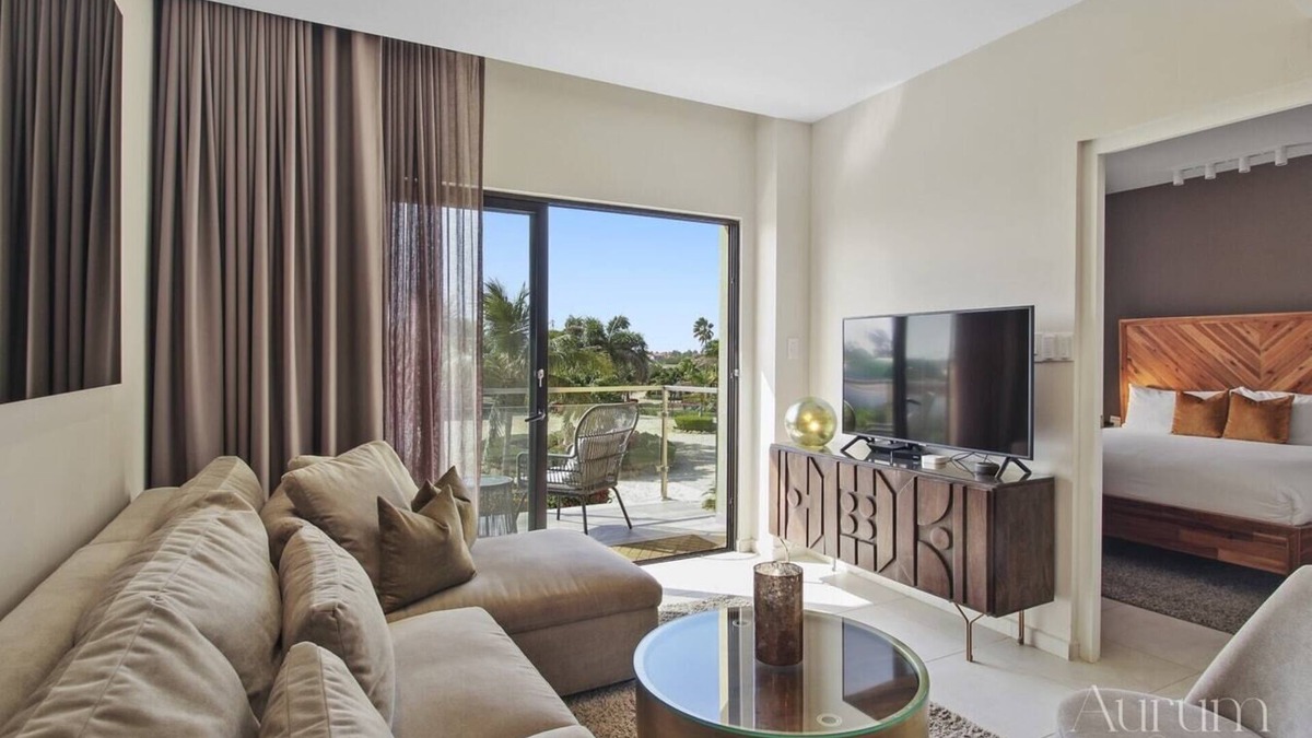 Gold Coast Condo | Luxury 1 bdrm boutique Condo in Gold Coast -Malmok