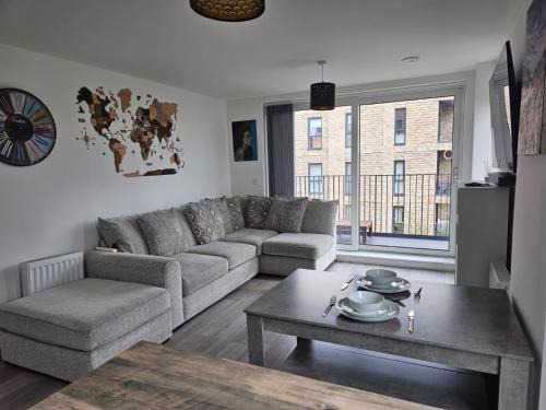 Milton Keynes Apartment | Luxury 1-Bed Apartment with balcony & Free parking