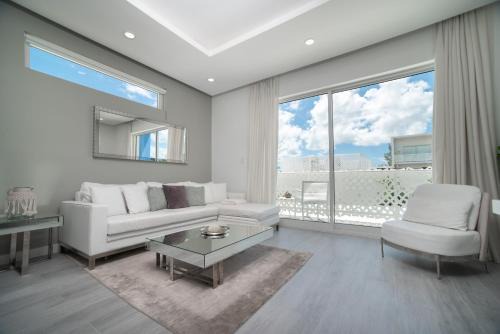 Seven Mile Beach Apartment | Luxury 1 bed apartment near Seven Mile Beach at The Grove - Villa Deluxe