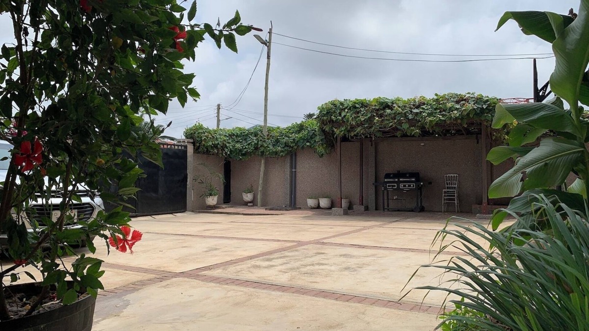 Ngleshi Amanfro House | Luxury 1 Bedroom Ensuite house in Galilea Amanfro