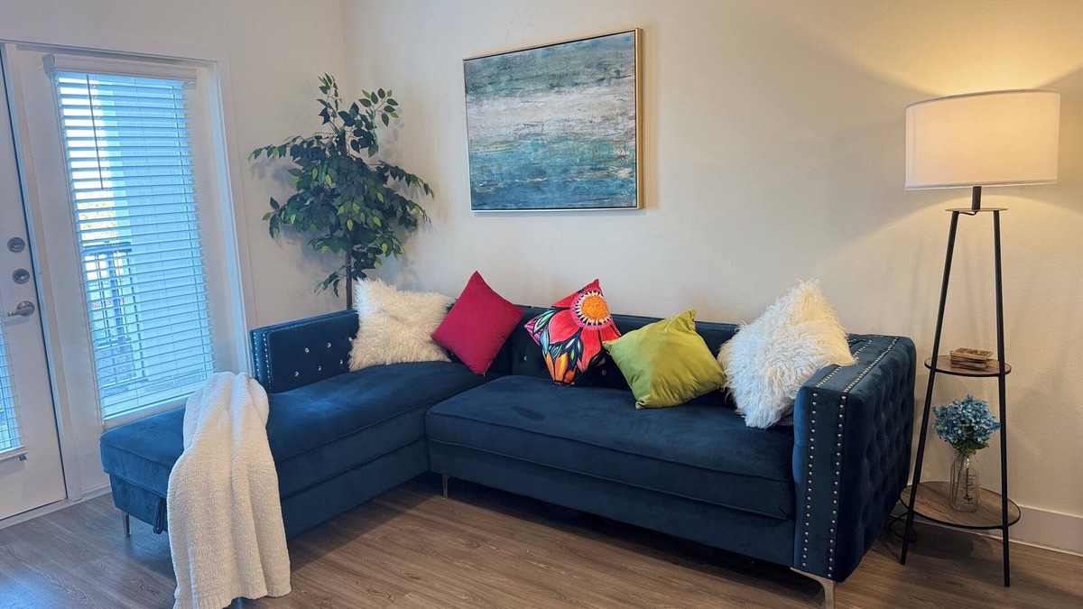 Wetmore Apartment | Luxury 1-bedroom apartment close to La Cantera/RIM with fitness center, WiFi