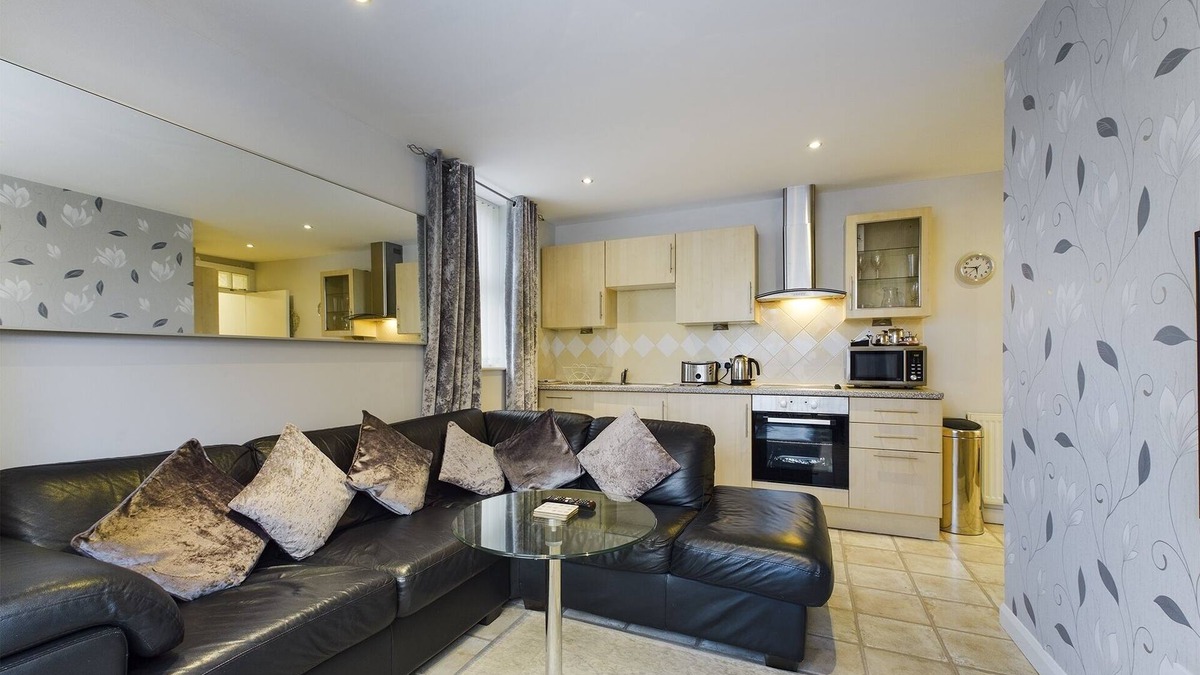 Bispham Apartment | Luxury 1 Bedroom Apartment with Side Sea View