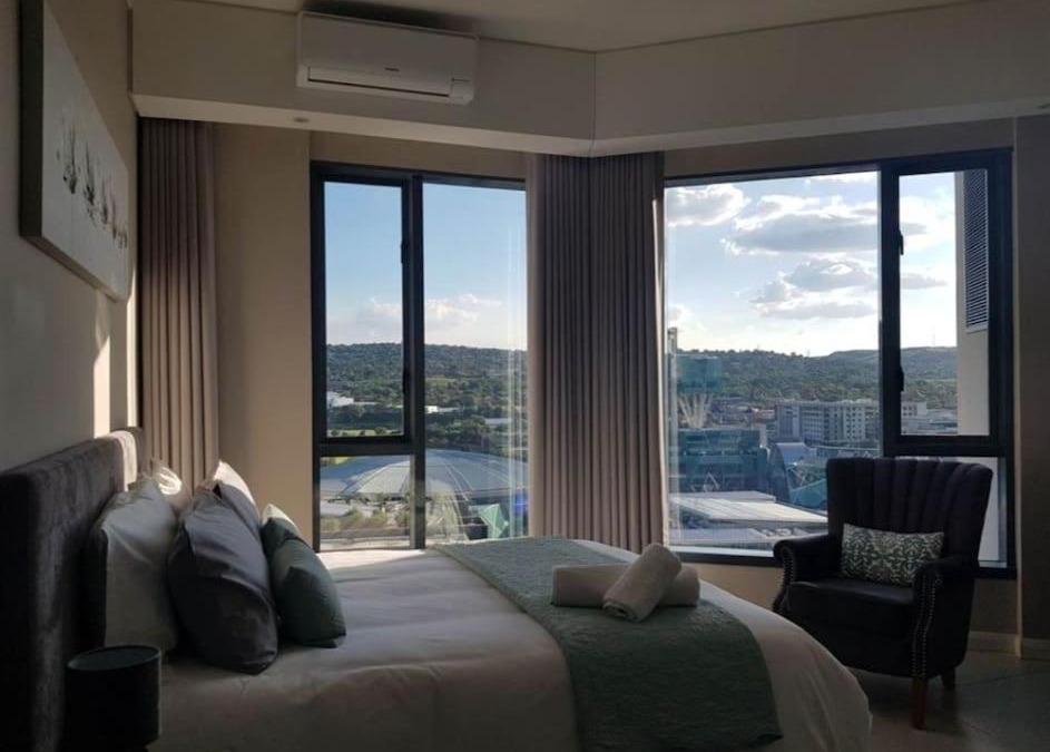 Menlyn Apartment | Luxury 1 bedroom apartment in vibrant Menlyn Maine