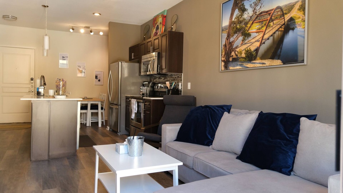 North Burnet Apartment | Luxury 1 Bedroom at the Domain