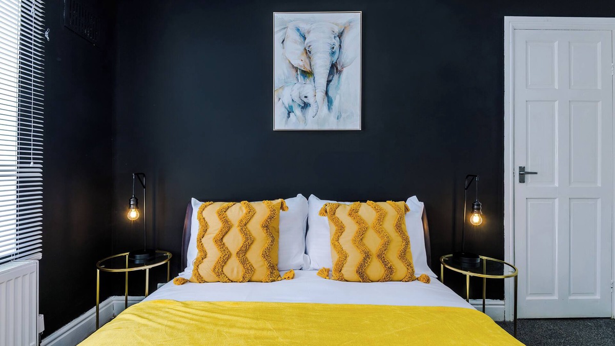 Ogden House | Luxury 1-Bedroom house, Free parking, Sleeps 4