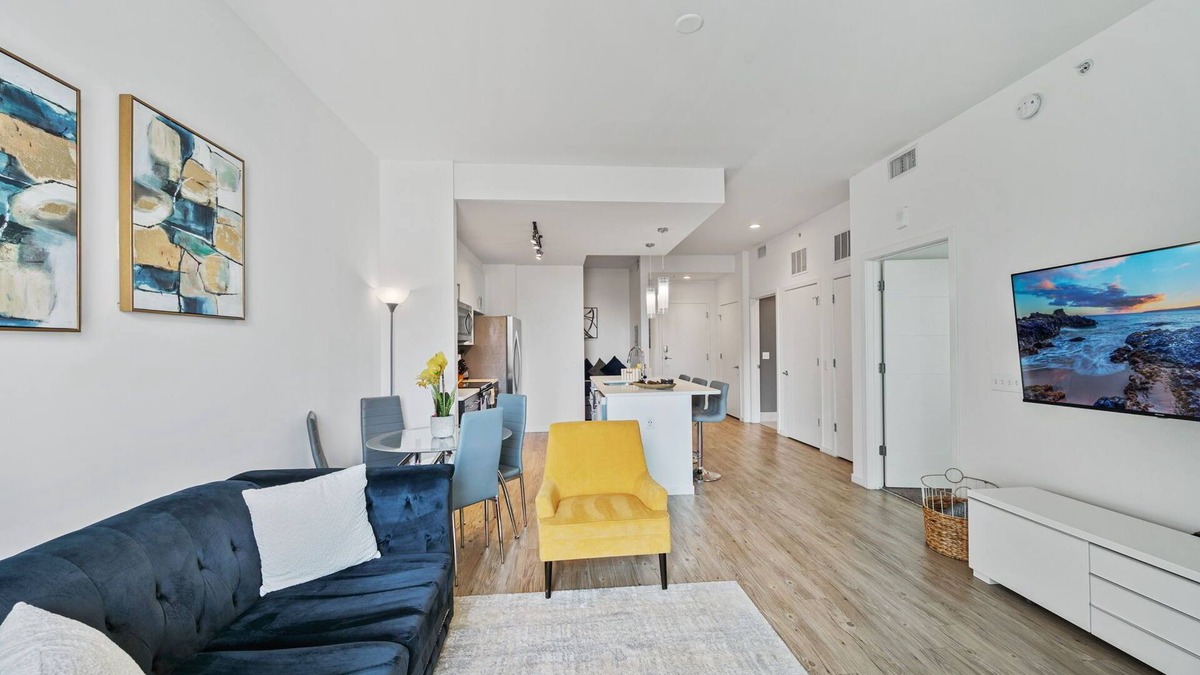 Channel District Apartment | Luxury 1 BR with Den Downtown Tampa Apt: City Views, Rooftop Pool, Workspace