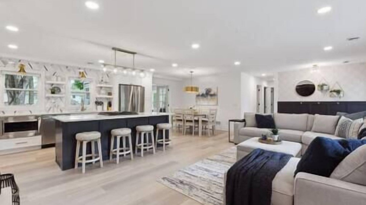 Minnetonka House | Luxury 1800sq.ft Home - Sleeps 8