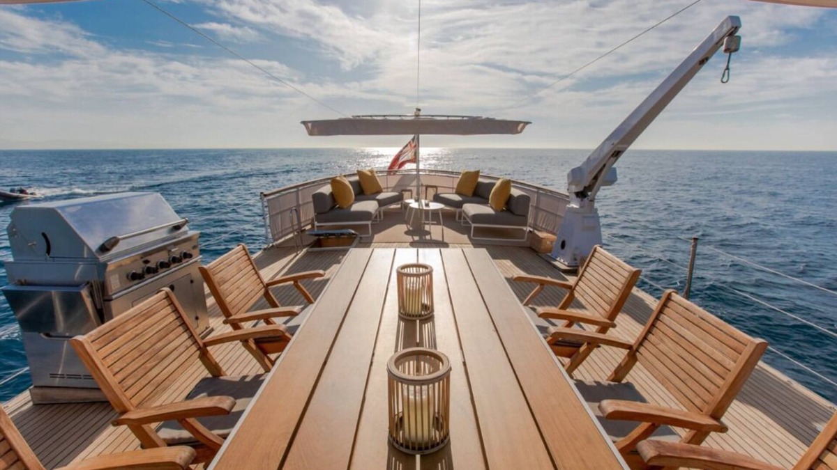 Ciutat Vella Boat Rental | Luxury 1962 Yacht With Your own Private Crew!