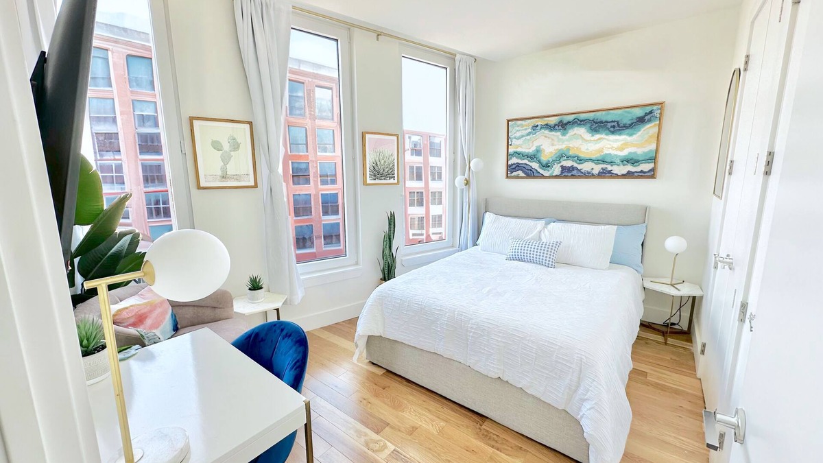 Greenpoint Apartment | Luxury 1BR-1BA - Private Terrace - Gym - Lounge - Rooftop - Laundry