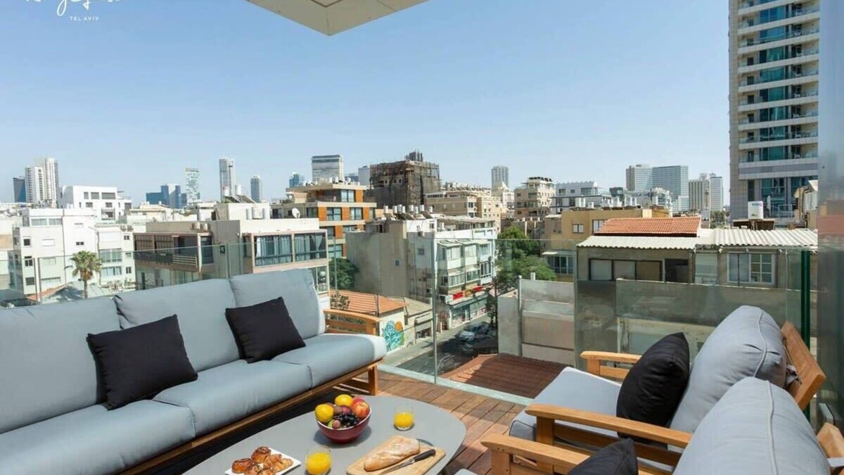Kerem HaTeimanim Apartment | Luxury 1BR at Hayarkon by HolyGuest