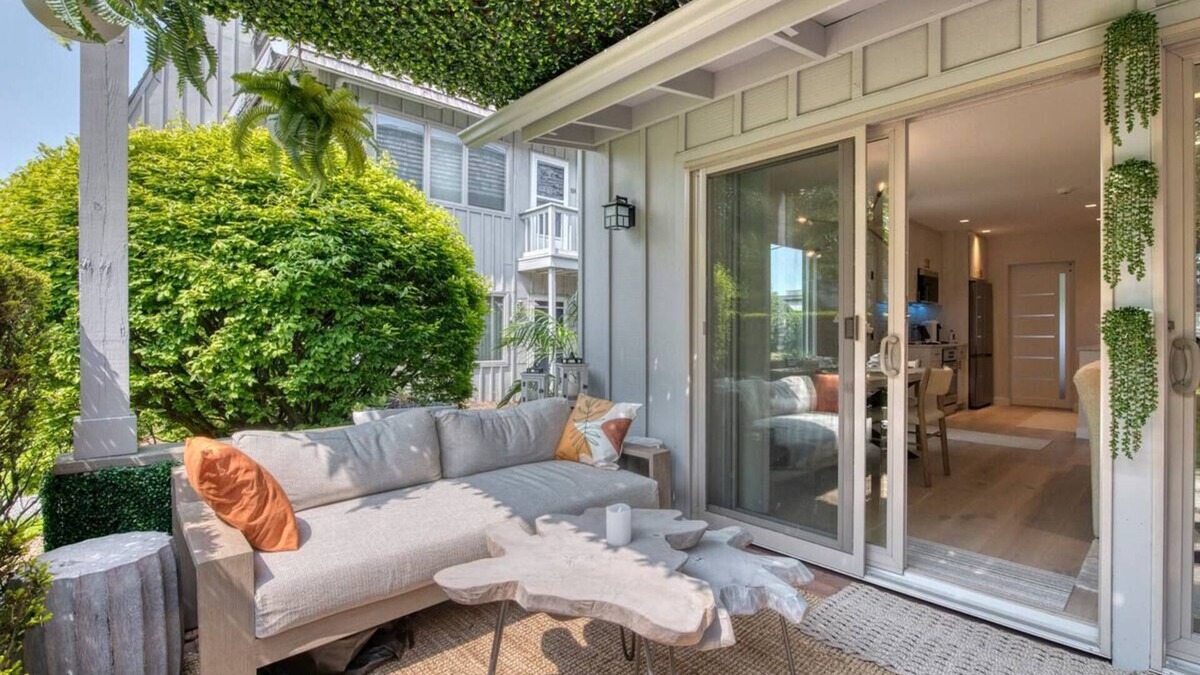 Sag Harbor House | Luxury 1BR Townhouse in Sag Harbor Walk to Dining & Waterfront