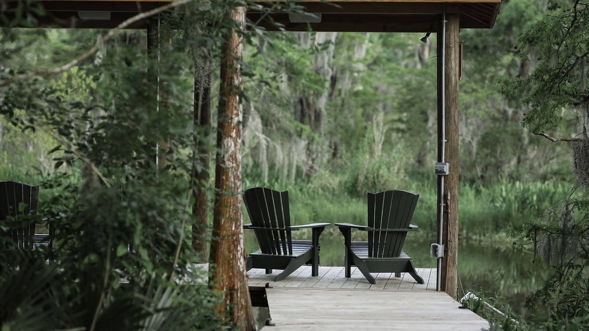 Mandeville House | Luxury 2 BDR home w/outdoor decks and dock on Bayou Castine.