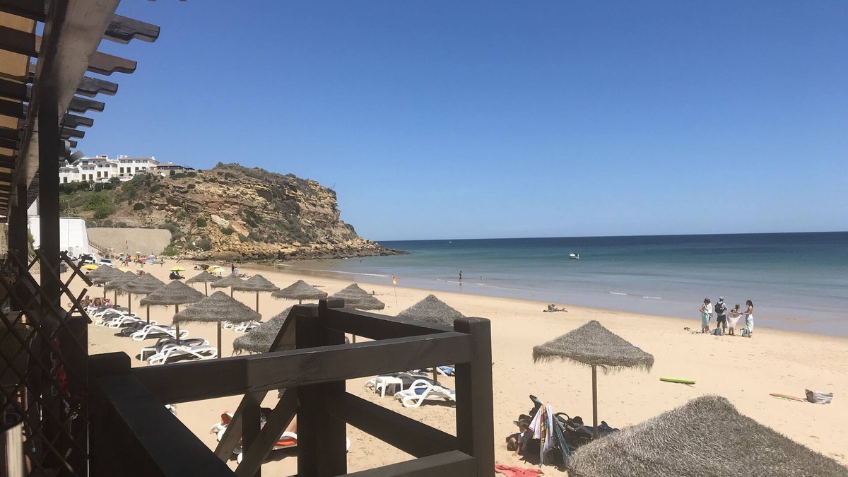 Burgau Apartment | Luxury 2 Bed/2 Bath Apartment, large Veranda, A/C, Wi-Fi, Pool, 5 mins to Beach