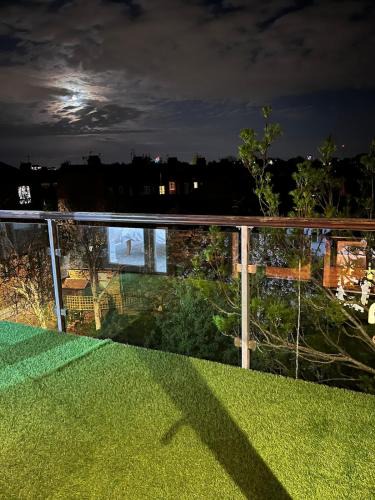 Askew Apartment | Luxury 2 bed 2 bath penthouse