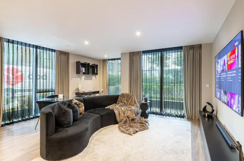 Sands End Apartment | Luxury 2 bed apartment, Chelsea.