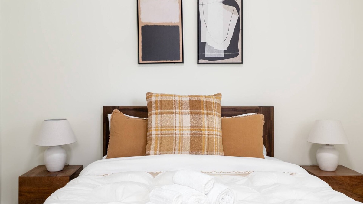 Grandview Heights Apartment | Luxury 2-Bed in Grandview