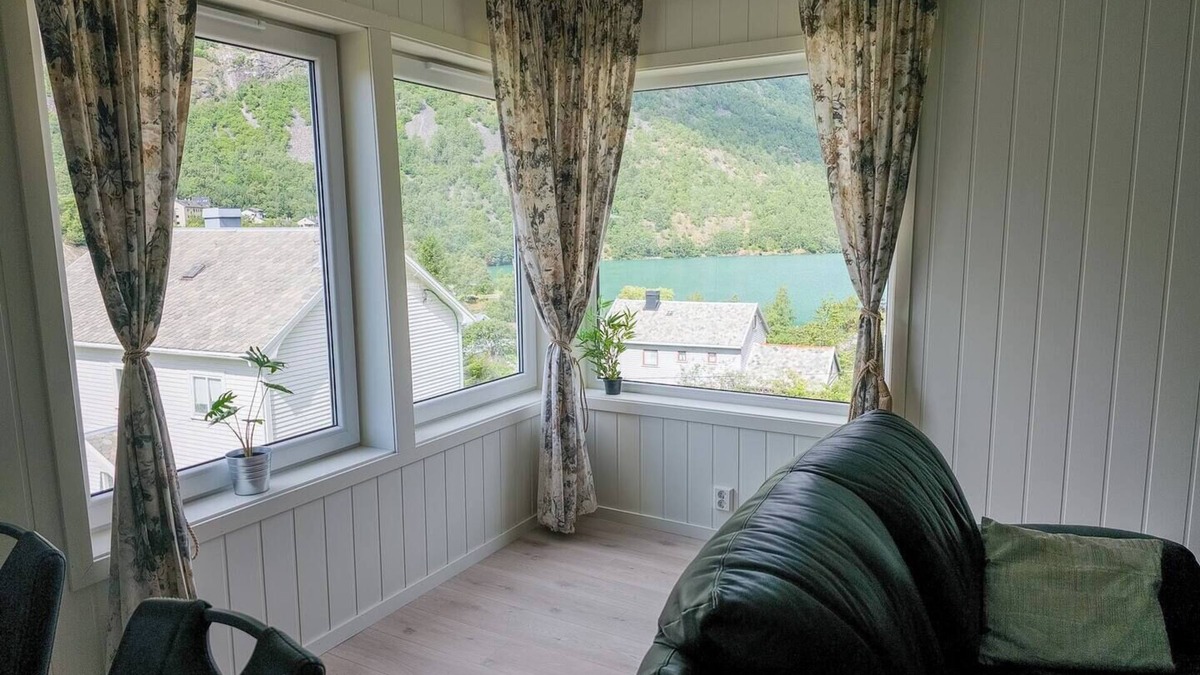 Ardalstangen Apartment | Luxury 2-bedr. apartment with, WiFi close to UNESCO Jotunheimen, West of Norway