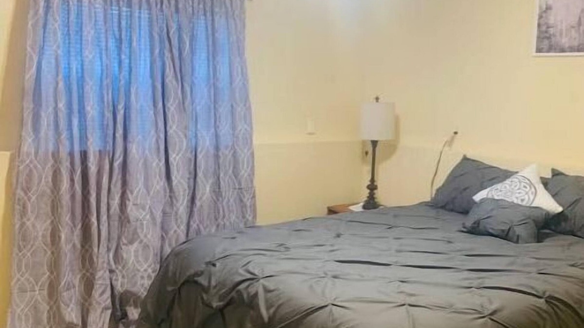 Southeast Colorado Springs Apartment | Luxury 2 bedroom rental place with a fireplace