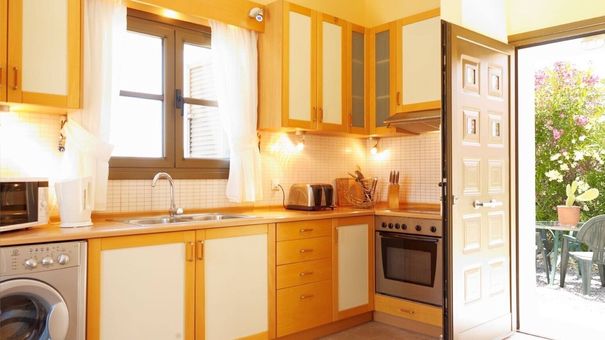 Kalathos Villa | Luxury 2 bedroom air conditioned villa in Lindos area (Rhodes)
