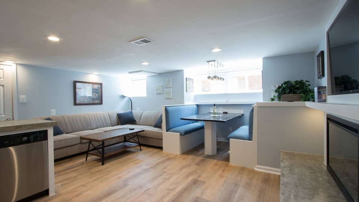 Brookland House | Luxury 2 bedroom apartment w/free parking