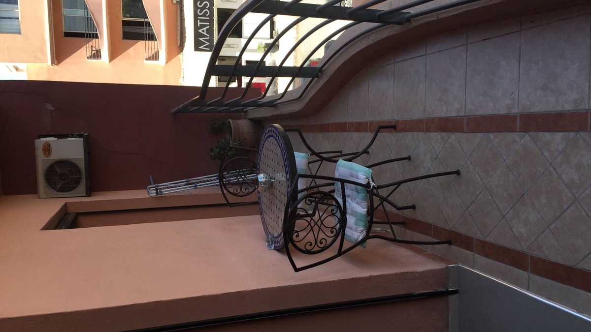 Medina Apartment | Luxury 2 Bedroom Apartment, Just Across The Road Fom the Plaza area