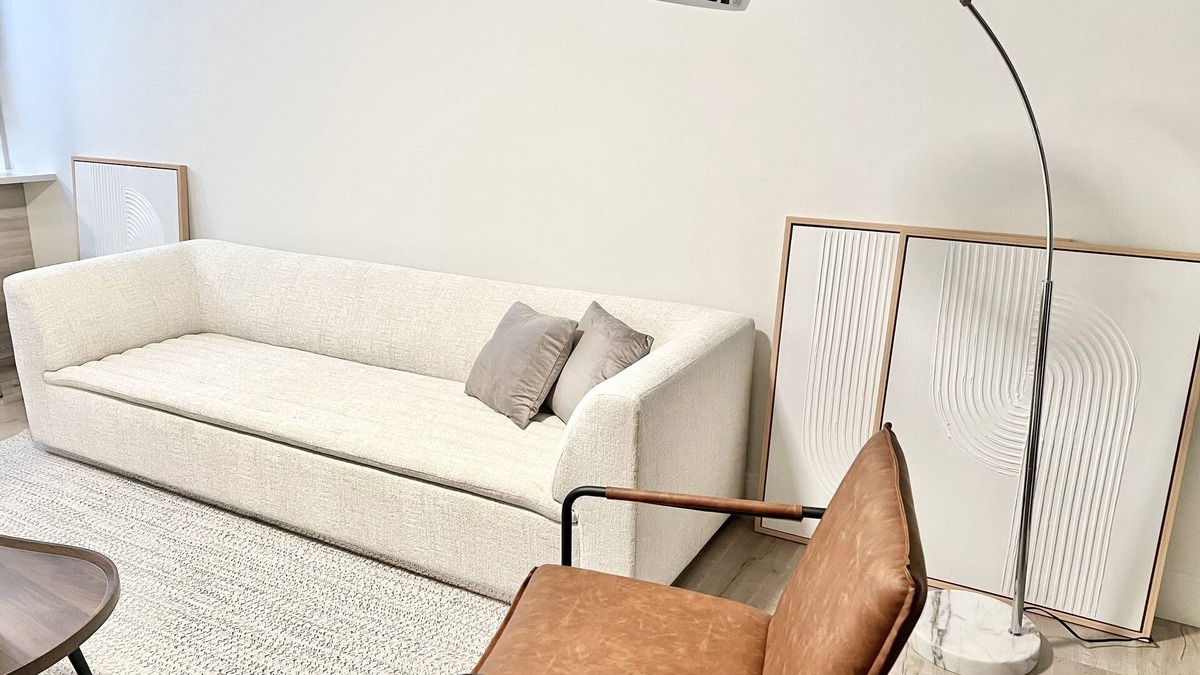 Quincy Apartment | Luxury 2 Bedroom Apartment in Heart of Quincy