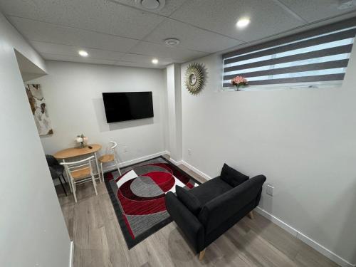 Fort Gary Villa | Luxury 2 Bedroom Basement Suite