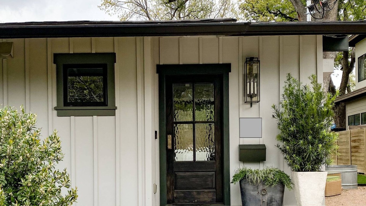 Westfield House | Luxury 2-bedroom Designer Home in Deep Eddy, minutes to Downtown & Lady Lake