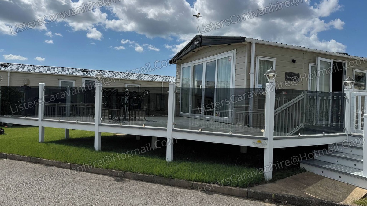 Porthcawl House | Luxury 2 bedroom family caravan, with decking and close to the beach.
