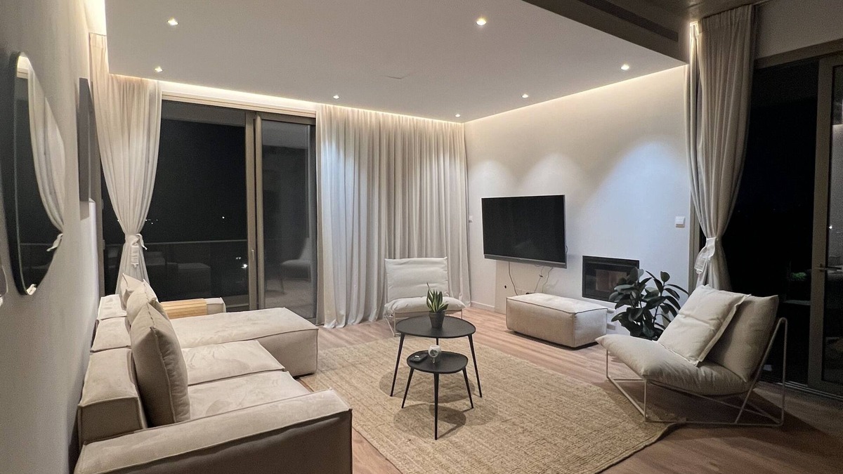 Dasoupolis Apartment | Luxury 2 bedroom penthouse near the city center! Pet-friendly!