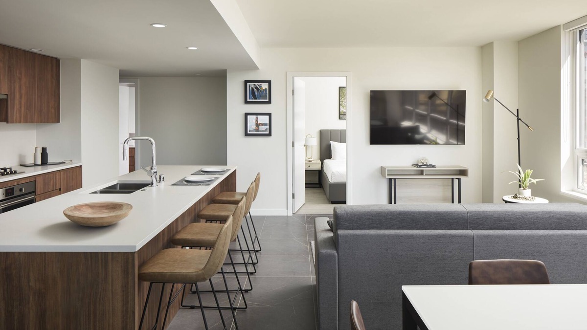 Belltown Hotel | Luxury 2-Bedroom Suite w/Balcony, Pools, Gym & More in Seattle's Heart!