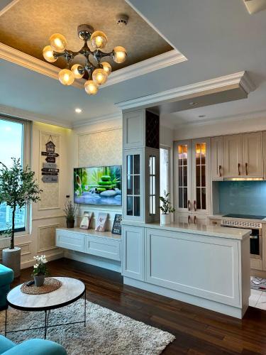 Phuong 6 Apartment | Luxury 2-bedroom apartment with Gym, Pool, Park