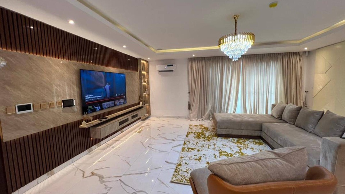 Lekki Phase 1 Apartment | Luxury 2 Bedrooms Apartment With Plastation 5