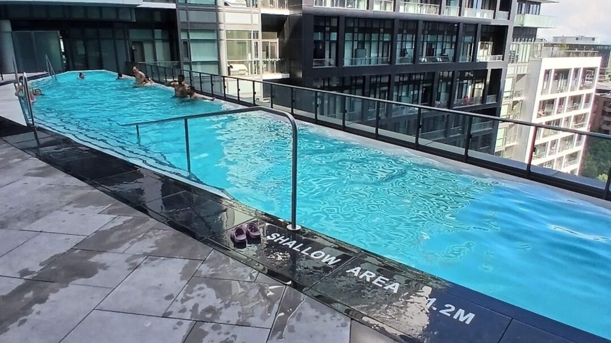 Old Town Apartment | Luxury 2 Bedrooms appartment near CN tour