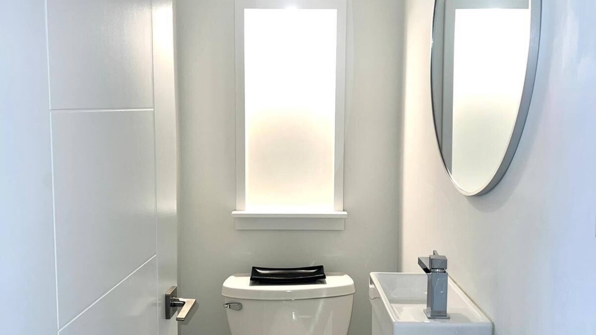 Fashion District Condo | Luxury 2-BR 2 BTH in Downtown Toronto's Trendy Core
