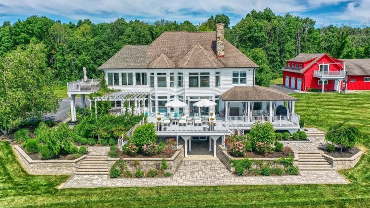Westtown House | Luxury 23-Acre Hudson Valley Retreat - Heated Pool, Sauna, Padel, and Barn Games
