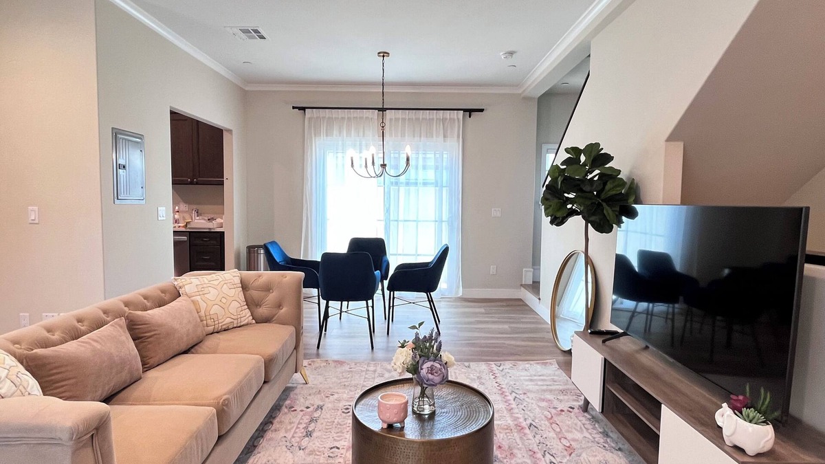 Pasadena House | Luxury 2B/2.5B Minutes from Old Town Pasadena