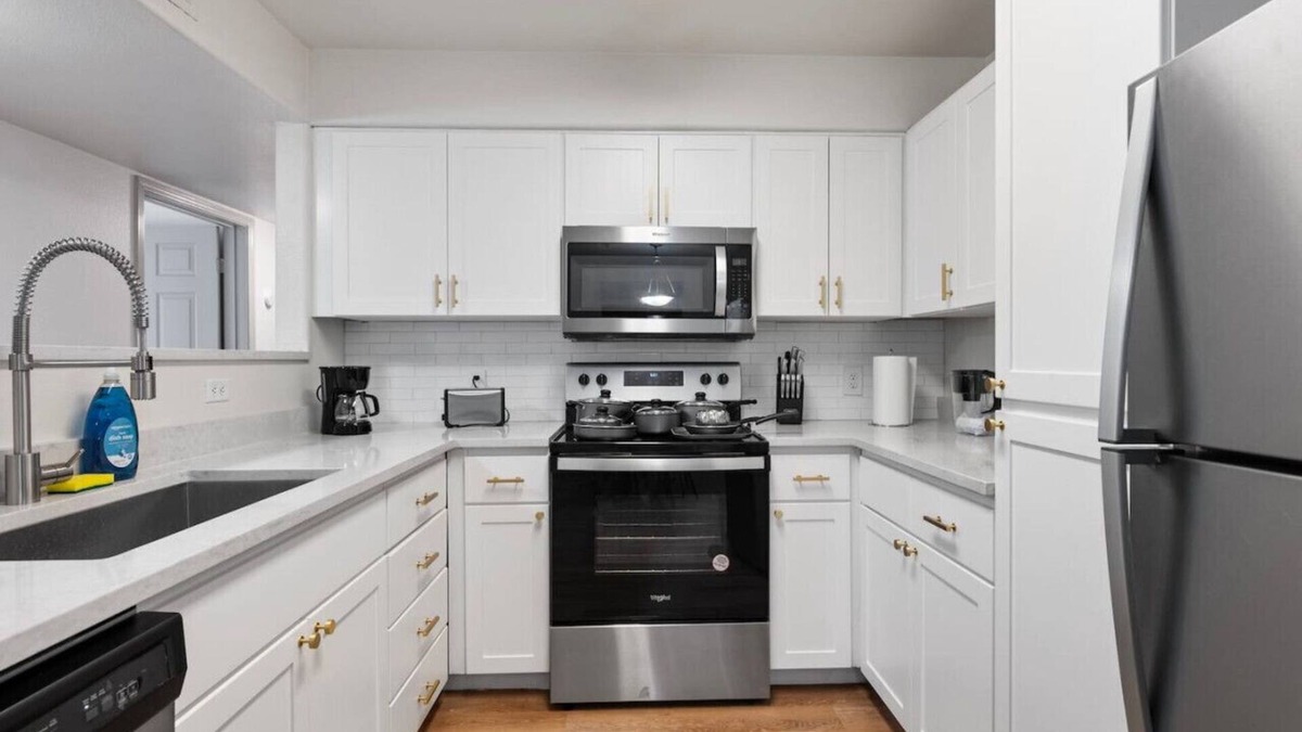 Tempe Apartment | Luxury 2B2B Tempe - Free Parking Arcade and Pool Access